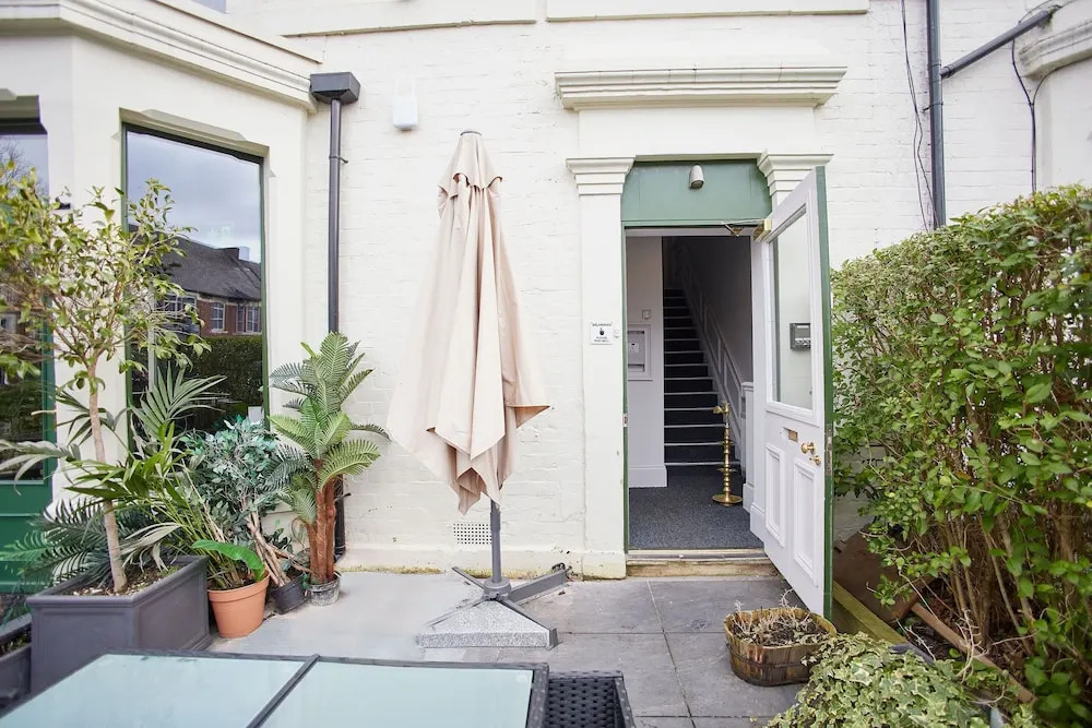 Host Stay Osbourne Apartment