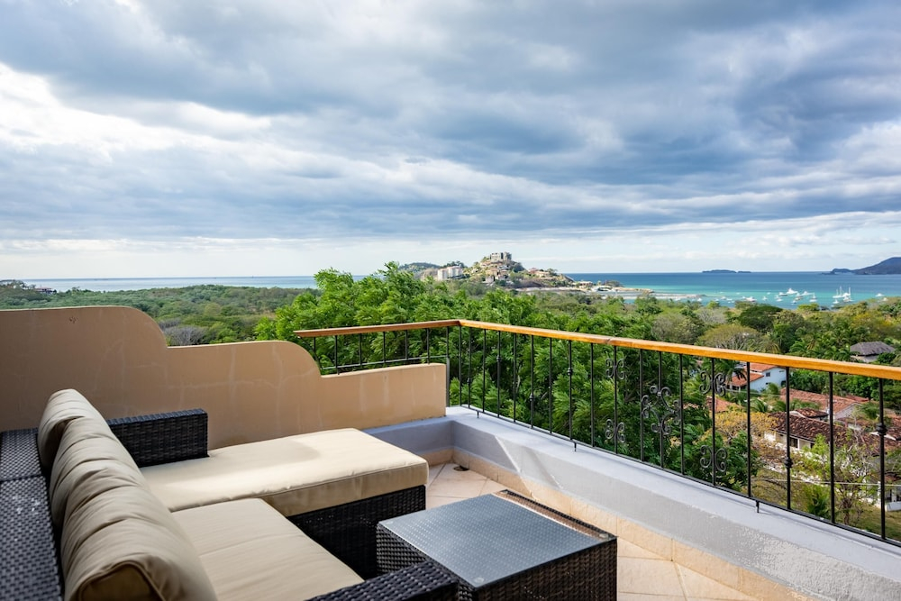 Modern, Immaculate Unit in Flamingo with Spectacular Ocean Views