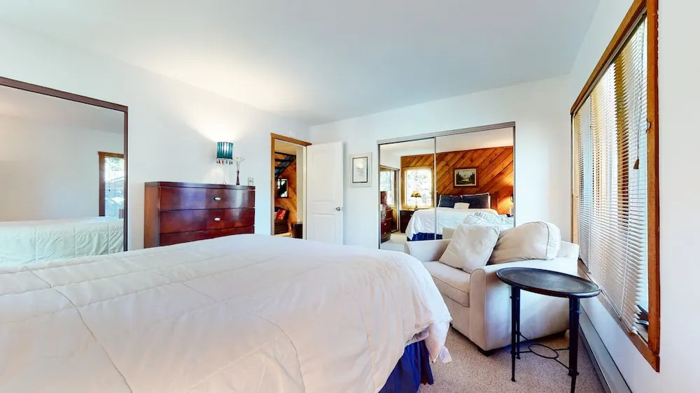Snowcreek I 28, Light and Bright Corner Condo with Mountain Views and Fireplace by RedAwning