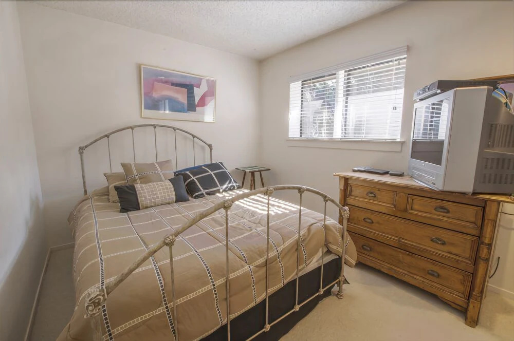 761 Lakeview Avenue #2, 2Br Townhouse