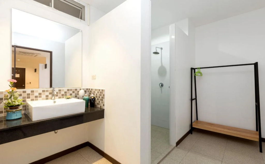 The Lantern Hostel and SPA
