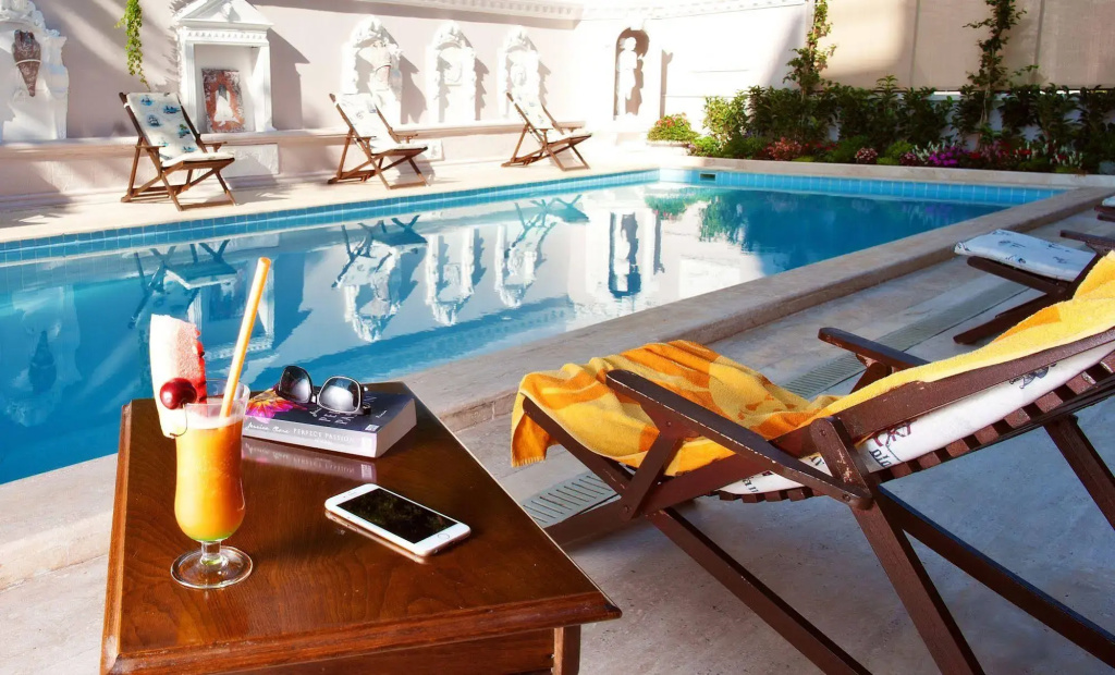 Triana Hotel