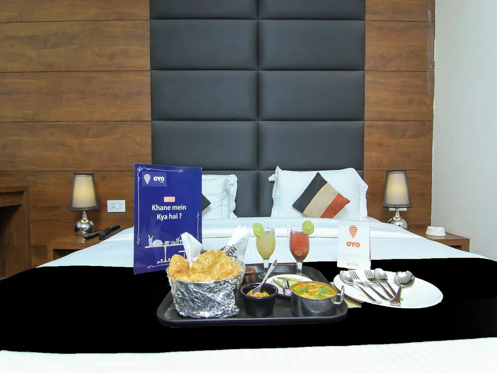 Capital O 28615 Hotel Crossroad
