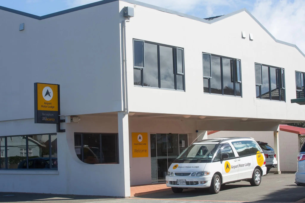 Airport Motor Lodge