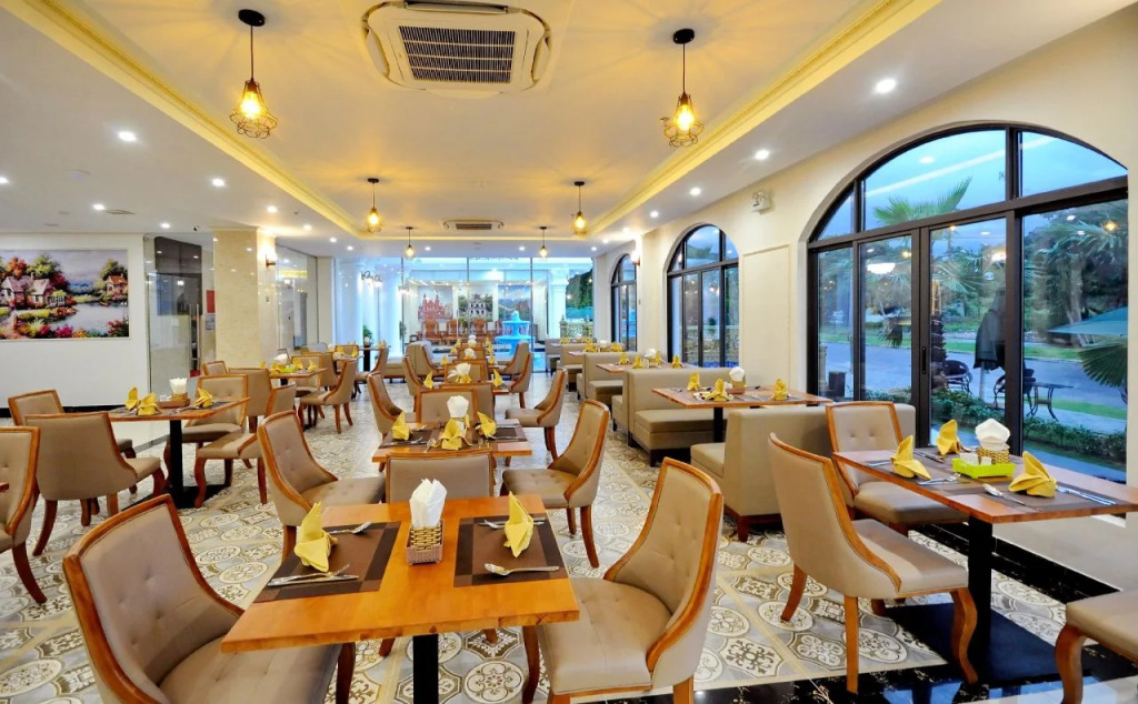 Crown Nguyen Hoang Hotel