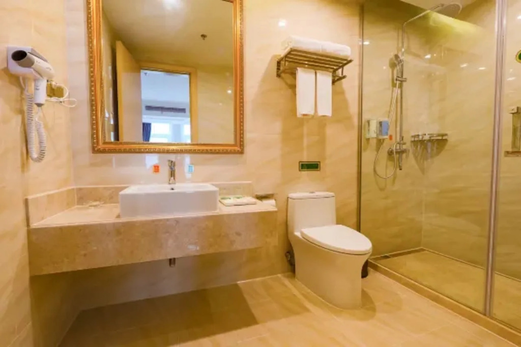 Vienna Hotel (Yixing High-speed Railway Station)