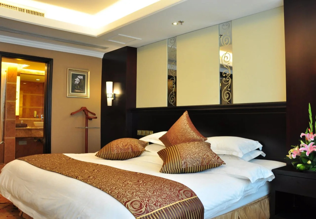 Kunming Green Land Hotel