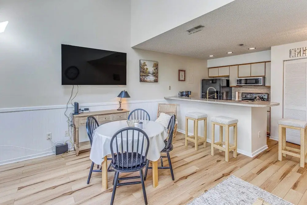 3 Mi to Beach Access: Little River Retreat!