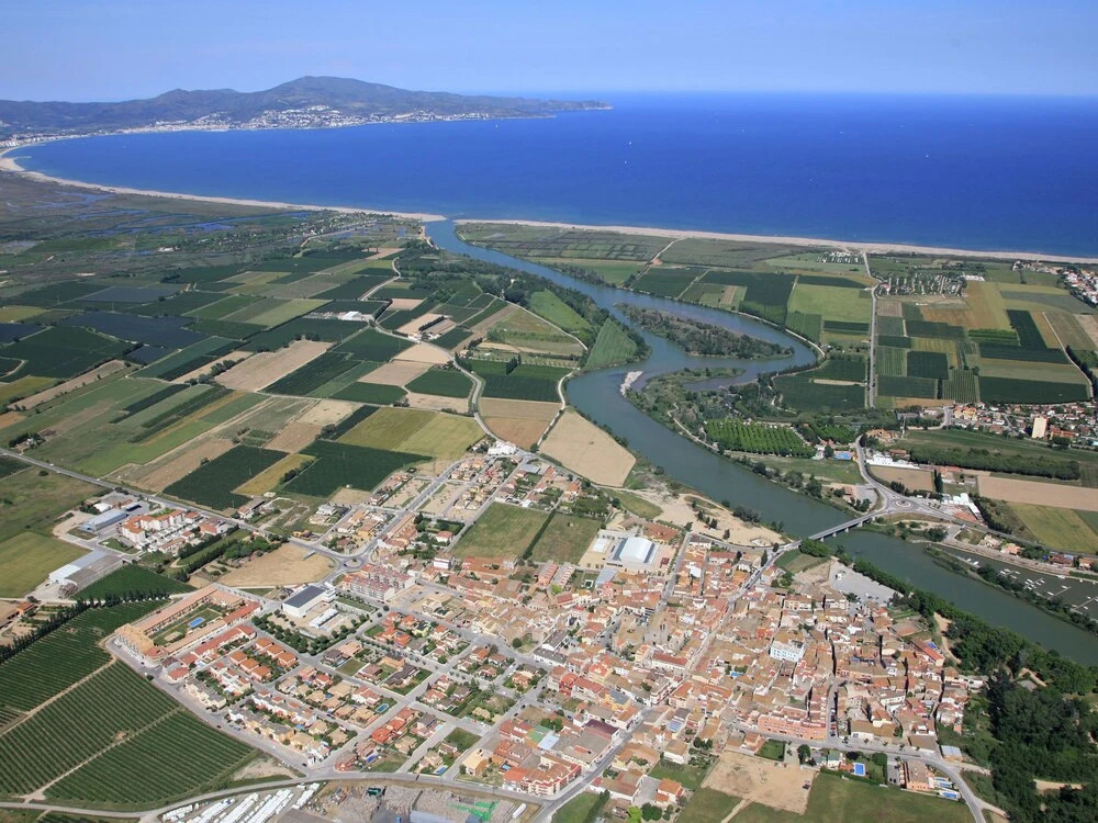 Modern Apartment in St Pere Pescador With Swimming Pool