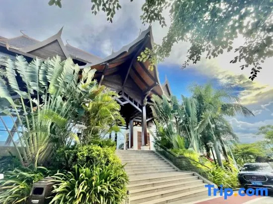 Xishuangbanna Jinghong Bufan Zhan Rainforest Resort Hotel