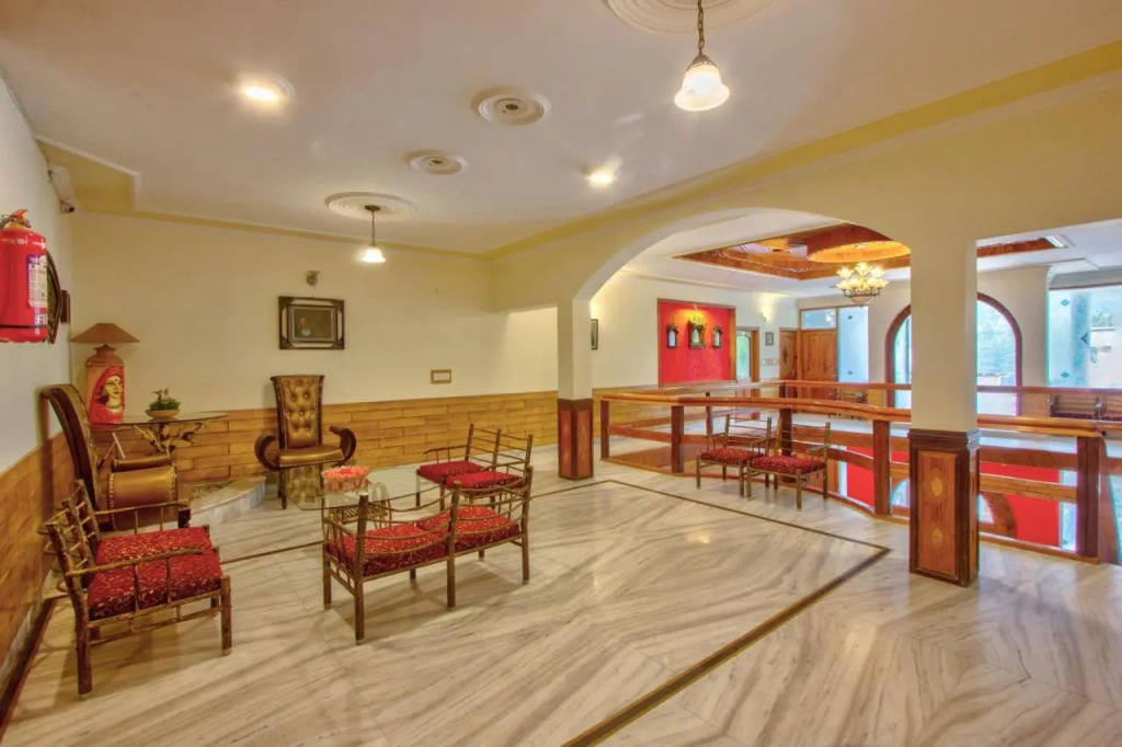 Woodstock Inn Manali 800 Mtrs from Mall Road
