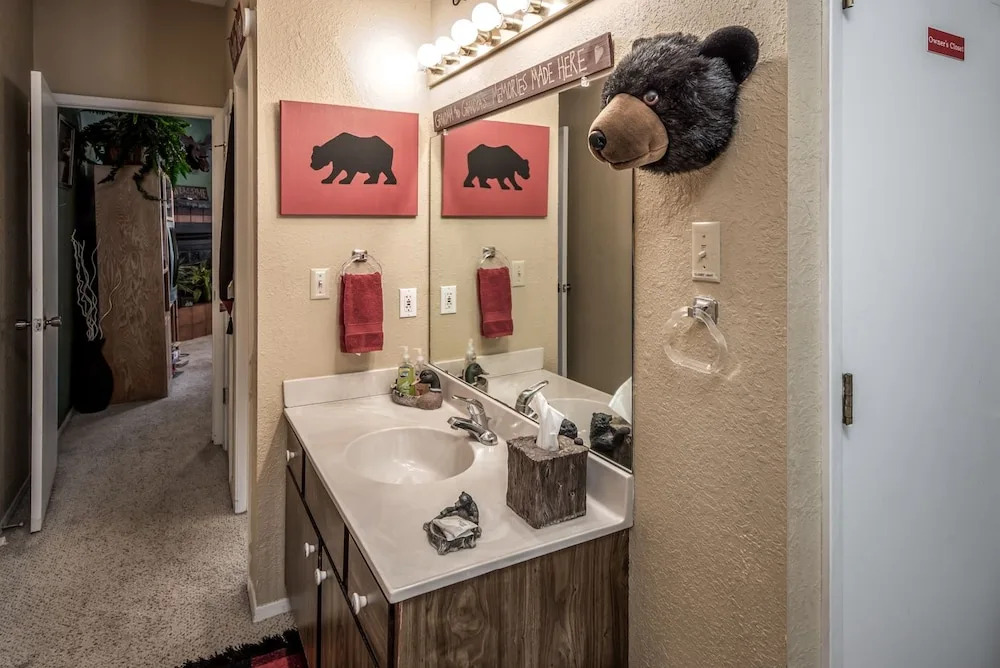 MOOSE3 - Three Bedroom Townhome