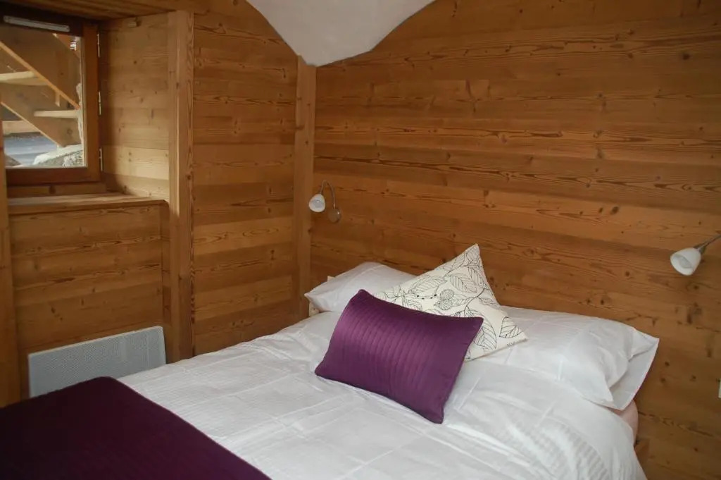 Two Bedroom Apartment La Voute, Chandon near Meribel - Sleeps 4 Adults or 2 Adults and 3 Children