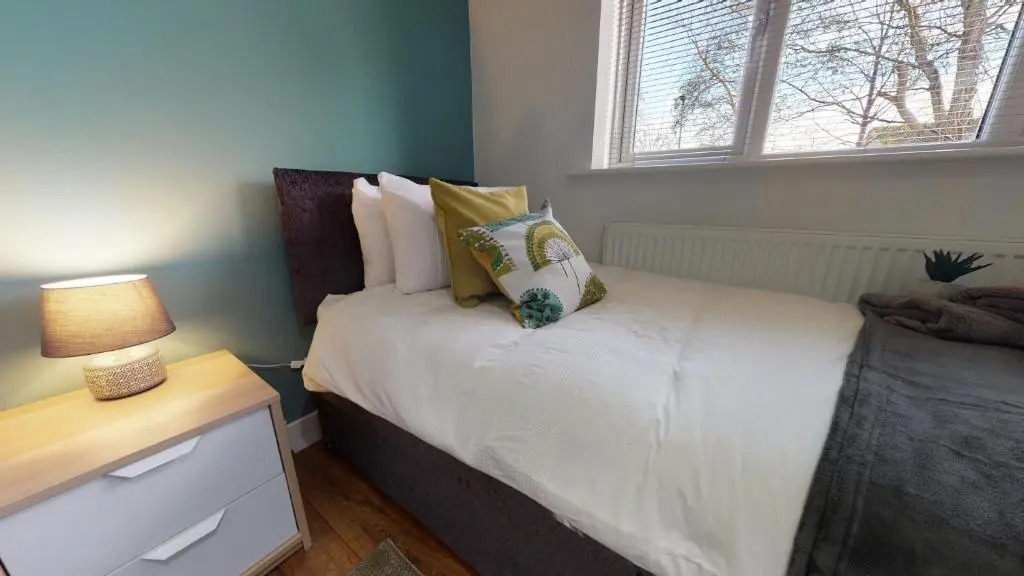 Step Free 2 Bedroom Apartment, Business, Leisure, Contractors, SRK Serviced Accommodation