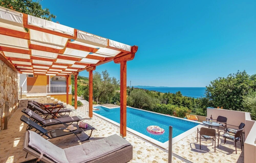 Nice Apartment in Orebic With Outdoor Swimming Pool, Wifi and Outdoor Swimming Pool