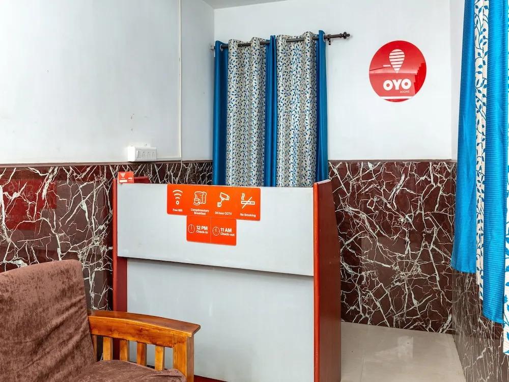 OYO 19396 Cristal Residency