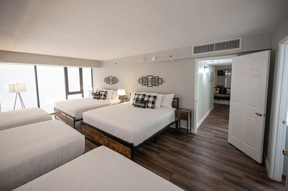 Stay Together on The Strip - 3 Bed Condo
