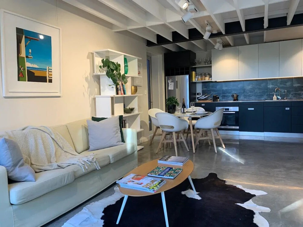 Modern 2 Bed Townhouse On CBD Fringe