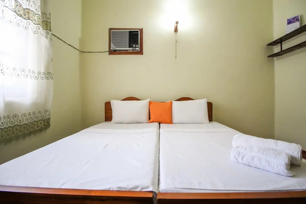Yoho Airport Way Bungalow
