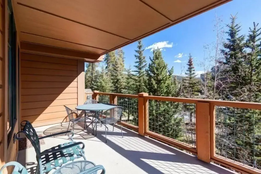 Luxury 2 Bedroom Mountain Vacation Rental in Breckenridge with Access to a Hot Tub Just Two Blocks from Main Street