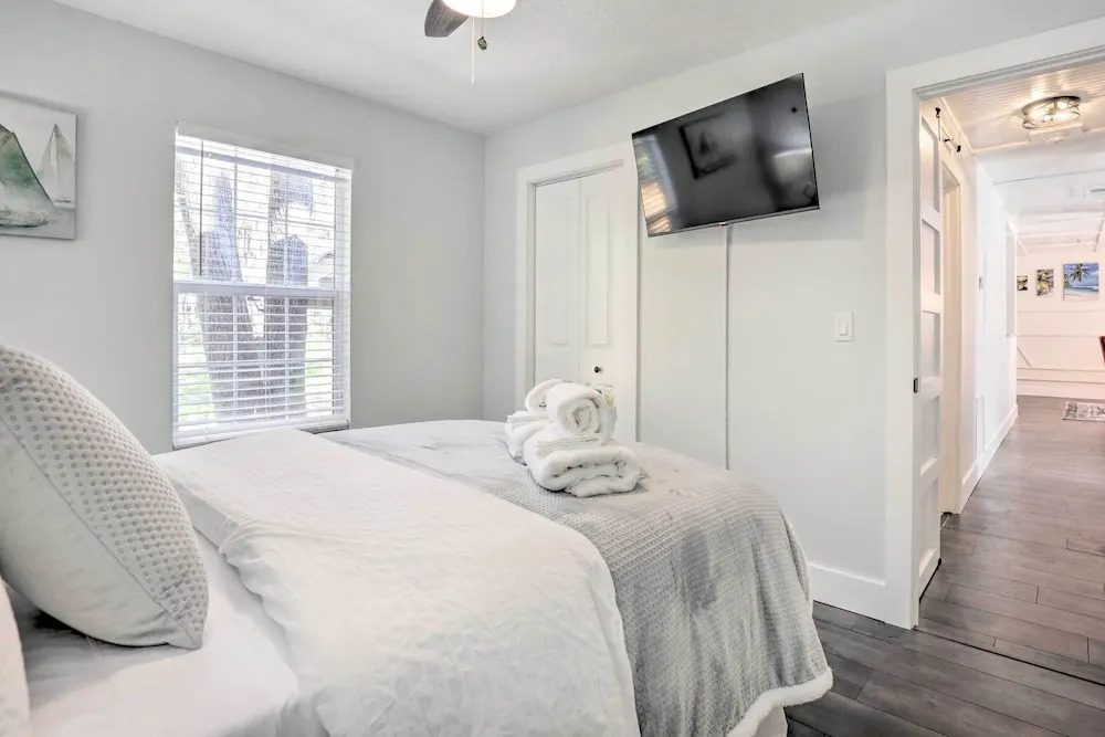 Modern Florida Home ~ 5 Mi to Surfside Park!