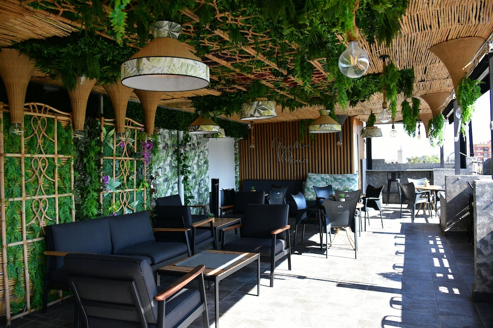 Hostal GARDEN ROUS
