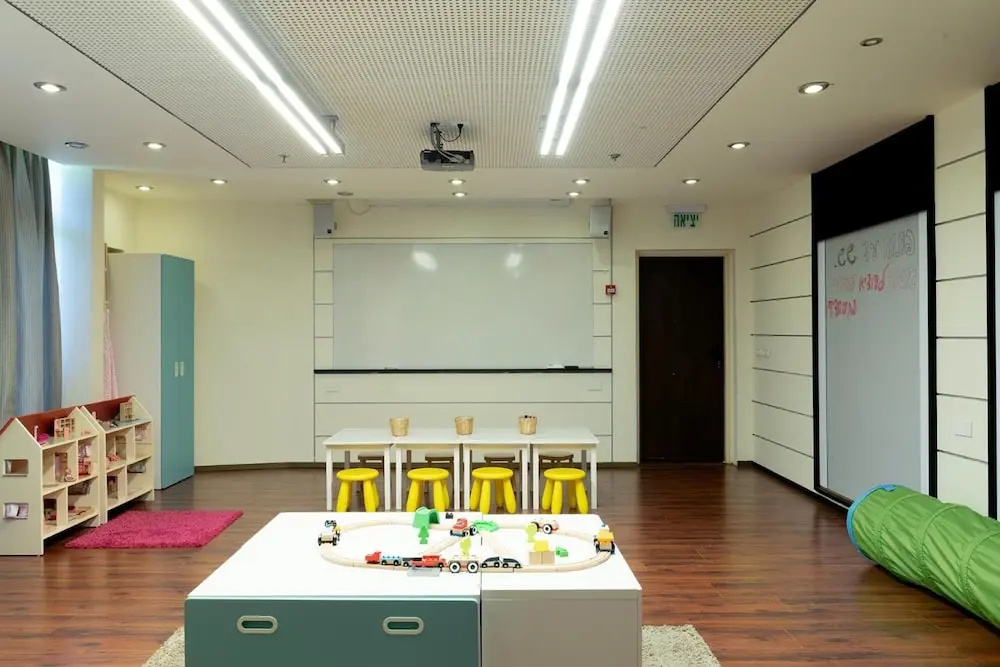 Shefayim Hotel