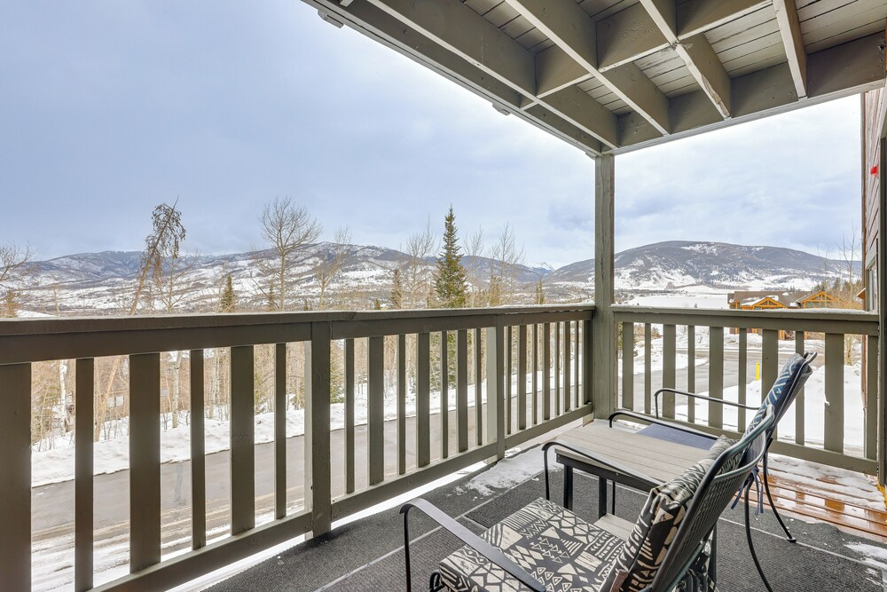 Ski, Shred & Tube: Mtn-view Condo in Silverthrone!