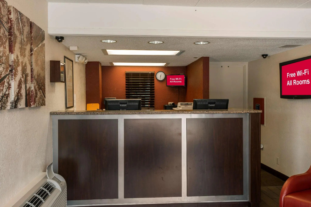 Red Roof Inn PLUS+ St. Louis - Forest Park / Hampton Ave
