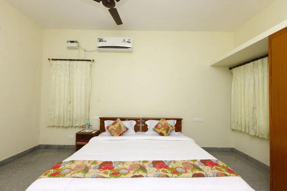 OYO 9785 Home Spacious 3BHK Rock Beach