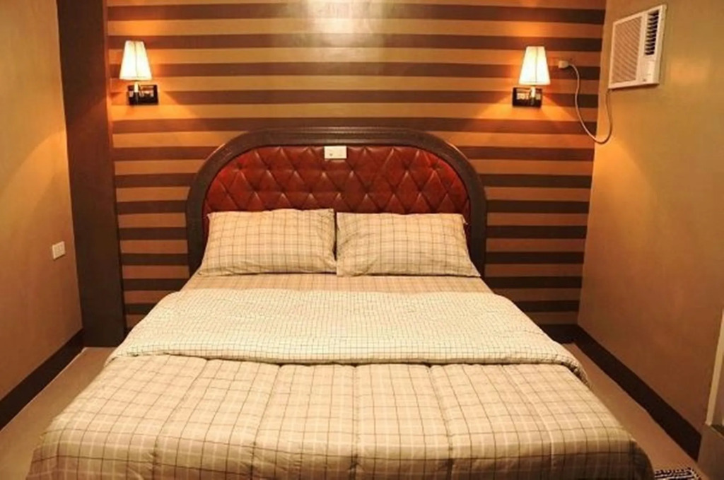 Roy's Cabin Suites
