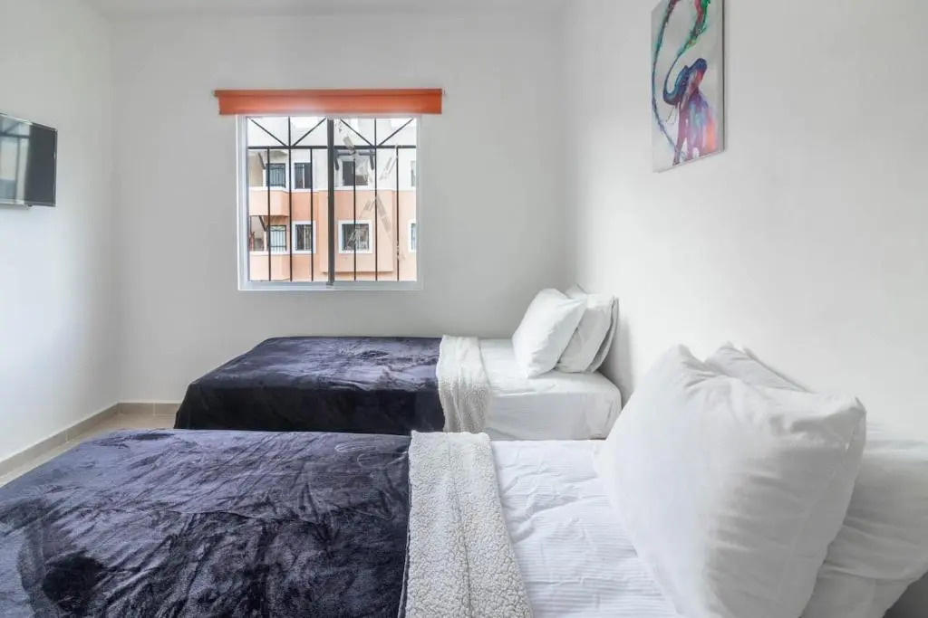Excellent 2 bedroom apartment close to the beach
