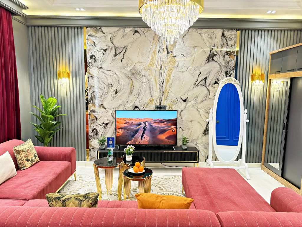 Royal Rentals (Роял Ренталс) на улице Амира Темура 86