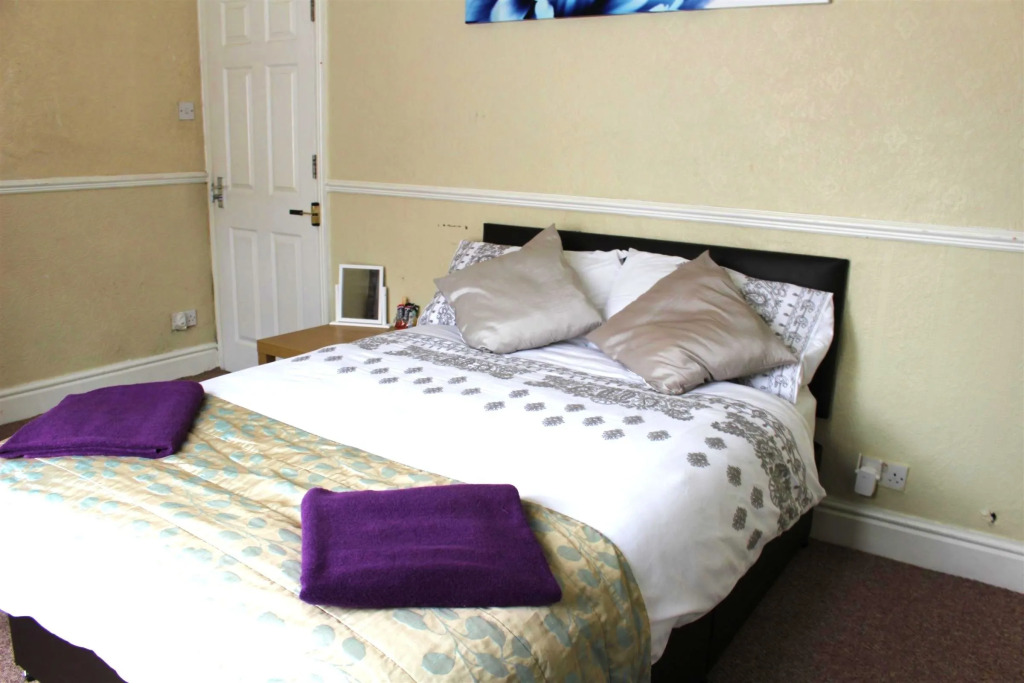 Napier Town House - Self Catering - Guesthouse Style - Twin and Double Rooms