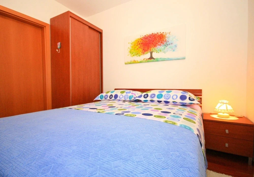 Nadica Lovorka 2 Baska Island Krk