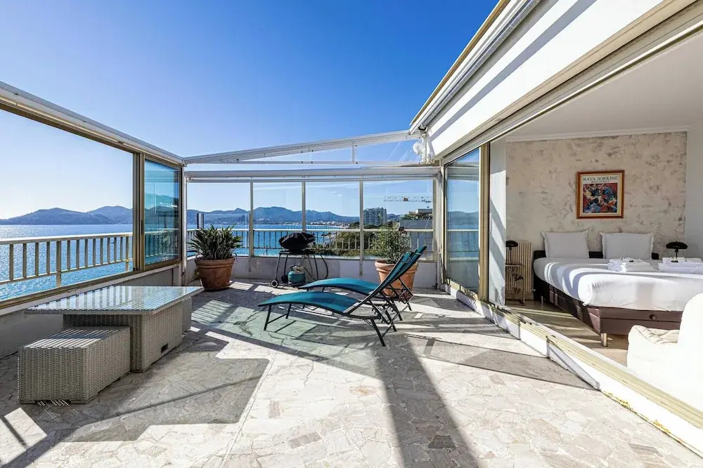 Bright Apartment With Terrace and Sea View
