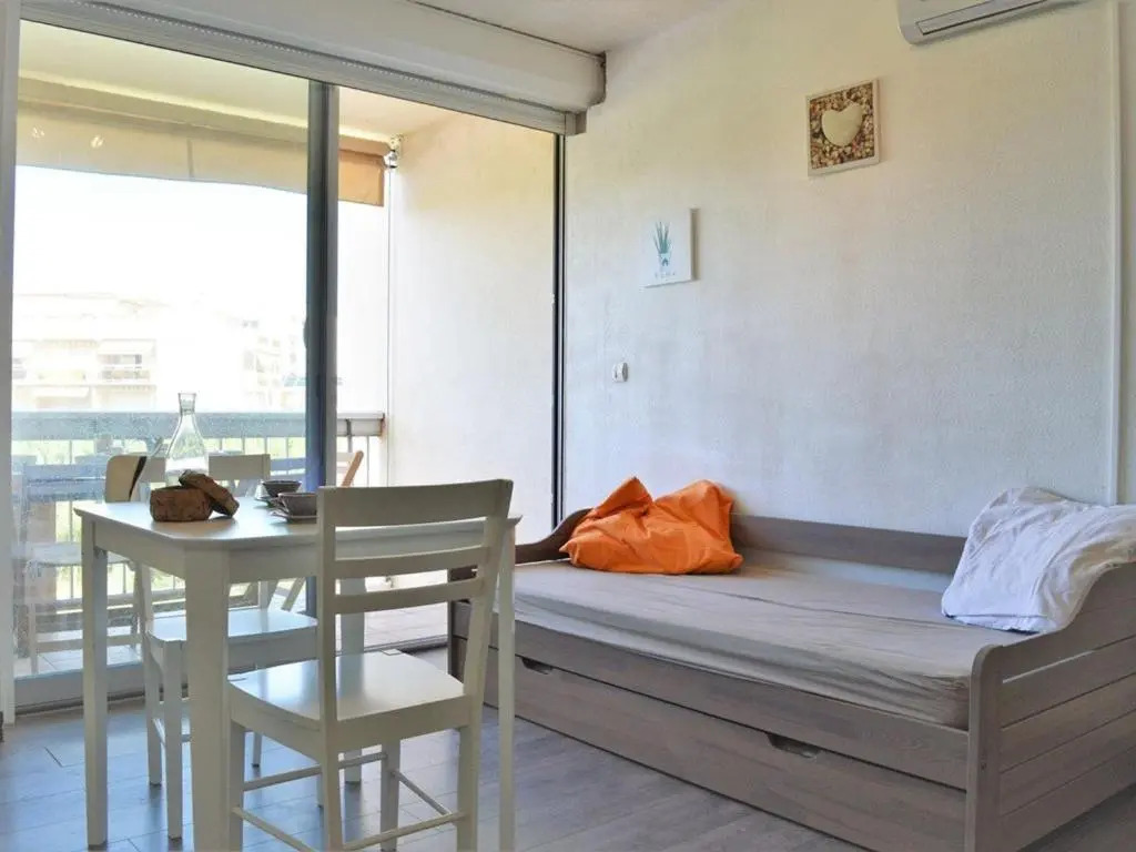 Appartement Le Lavandou, 1 pièce, 4 personnes - FR-1-251-367