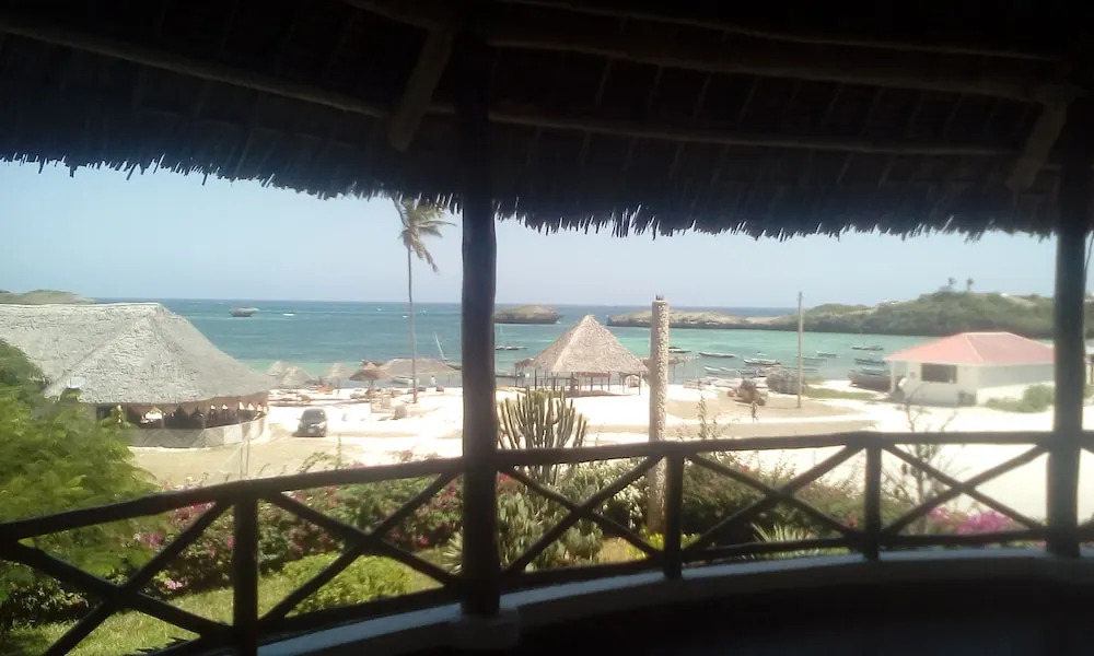 Villa Volandrella - in front of Watamu Beach