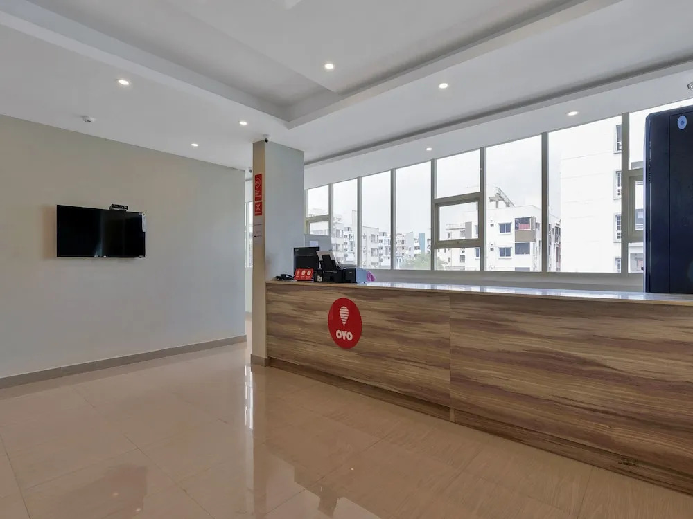 OYO 12181 Hotel Gravity