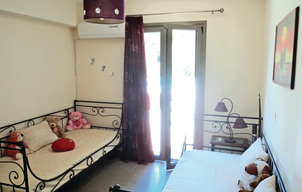 4 Bedroom Beautiful Home In Xyropigado