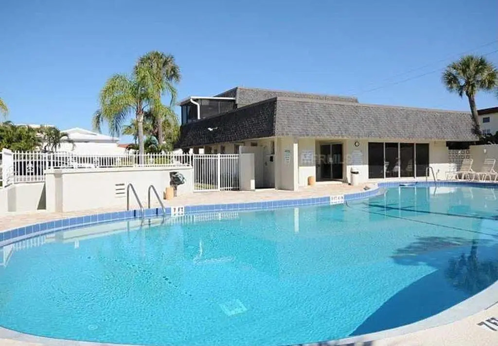 Crescent Arms Condominiums