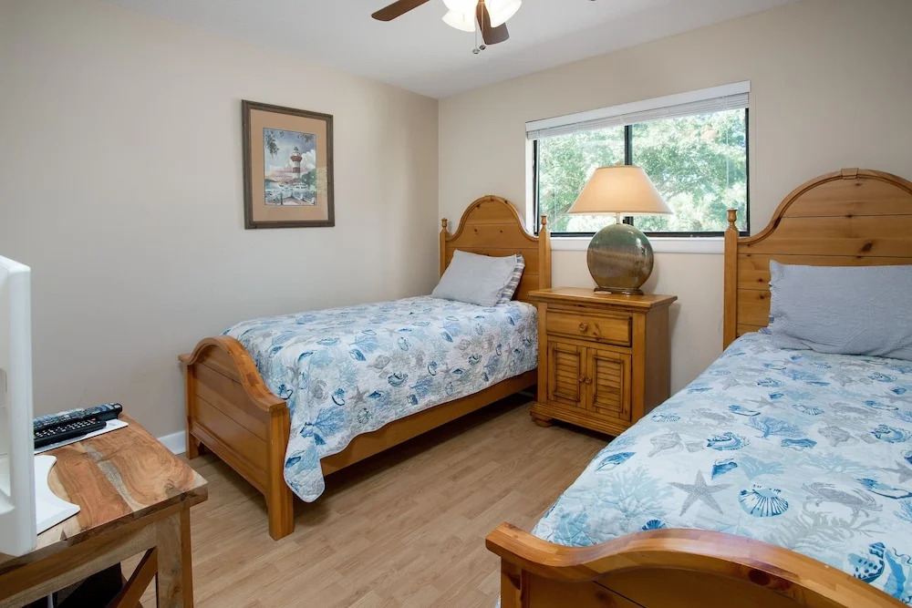 New Listing! Mid-Island Marvel W/ Resort Amenities Condo