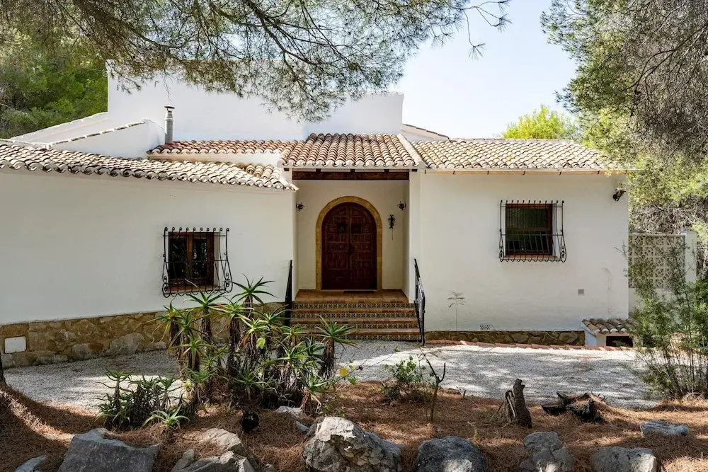 Villa Rosa in Javea With 4 Bedrooms and 3 Bathrooms
