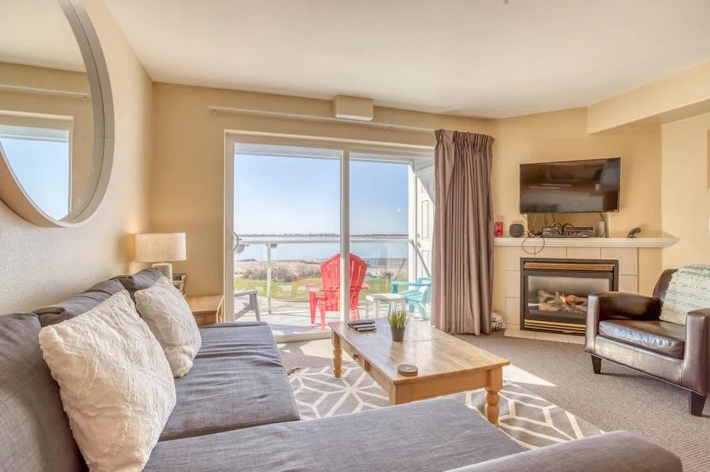 Birds Nest Suite