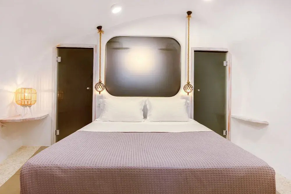 ArmonOia Luxury Caves