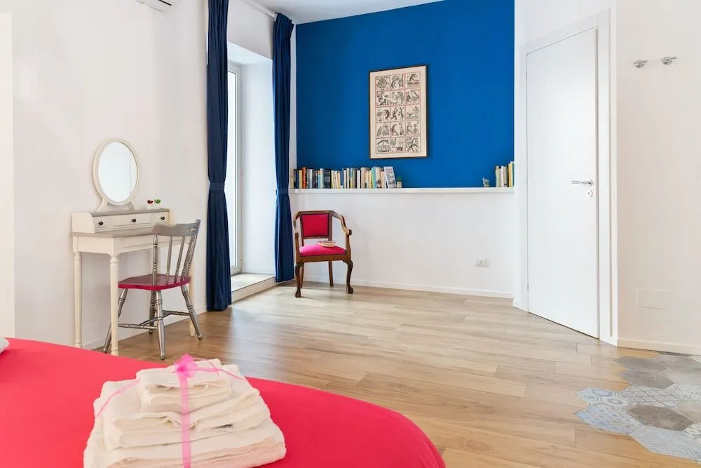 OUI TREE Apartment