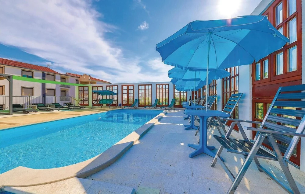 Beautiful Home in Okrug Gornji With Wifi and 1 Bedrooms