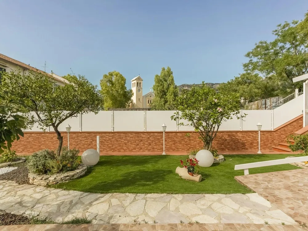 Beautiful Holiday Home in Palermo With Balcony and Netflix