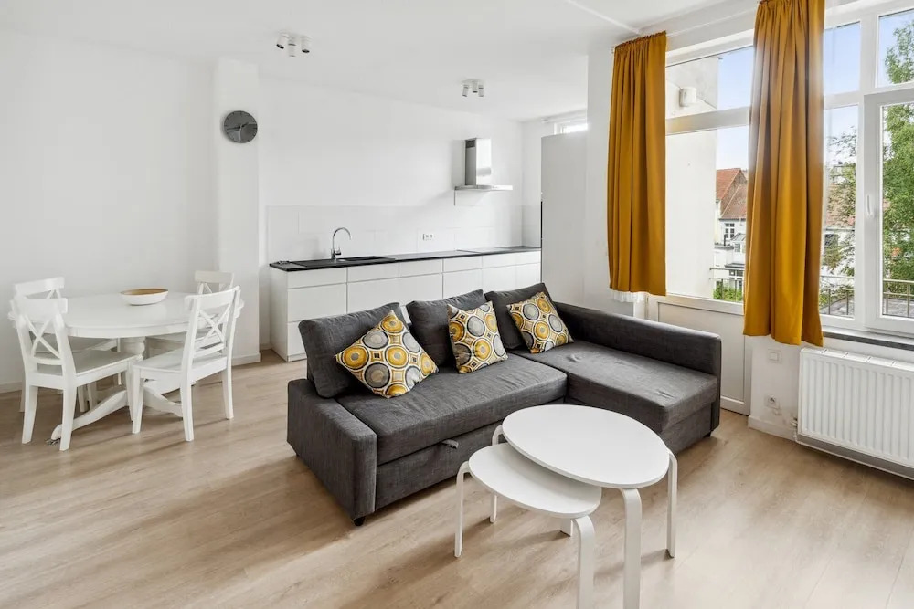 Apartment in Brussels, Degroux by Homenhancement SA