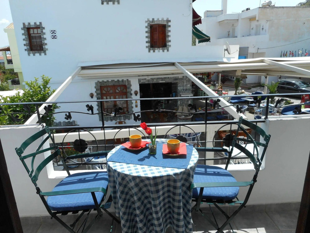 Yianna Hotel